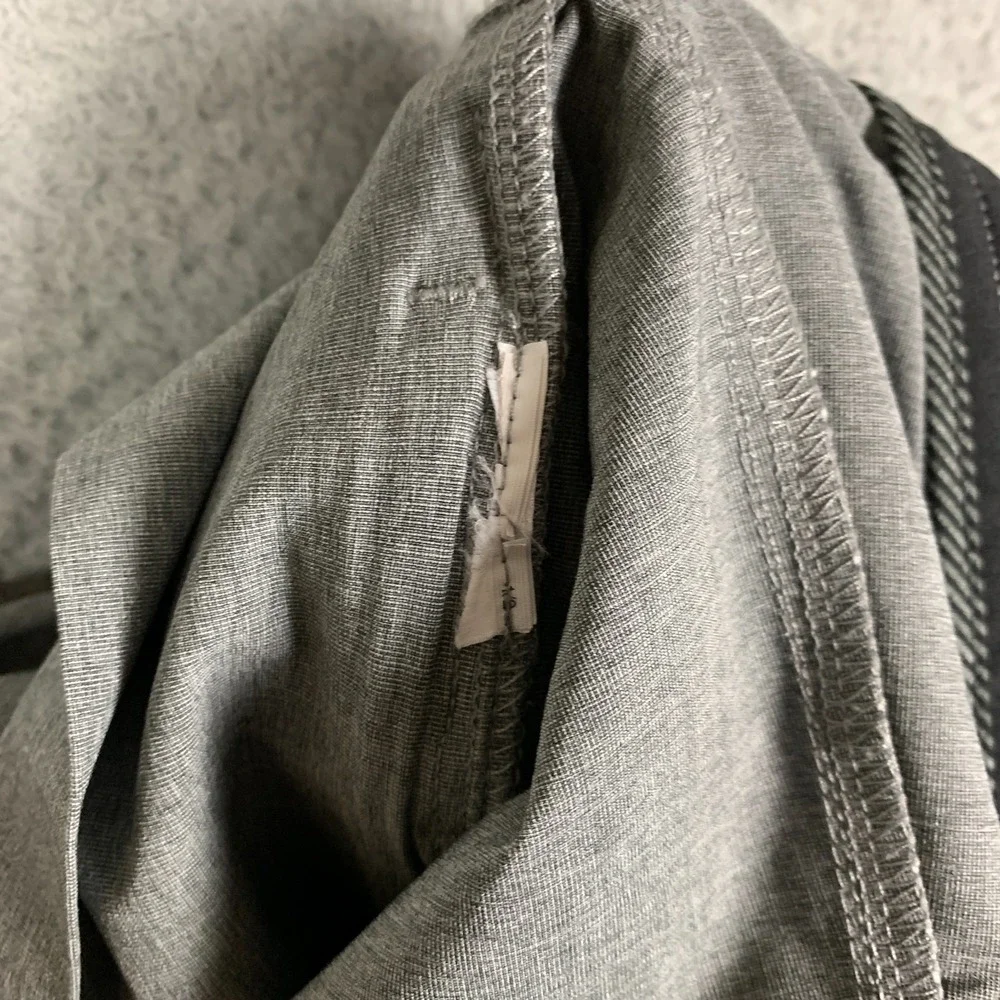 Vuori Aim Pants Mens Actual 36 x 31 Gray Stretch Athletic Slim Casual Commute - Picture 6 of 9